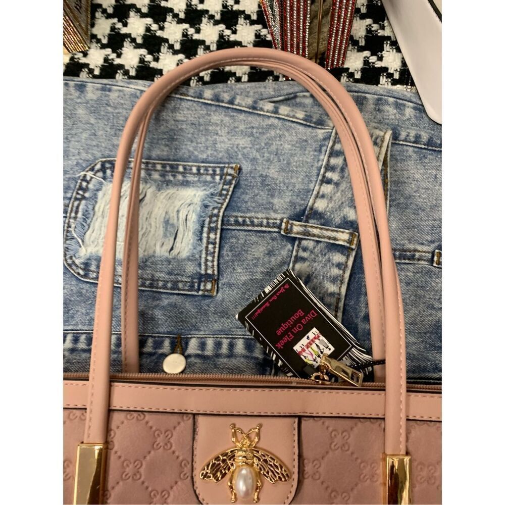 Bee Monogrammed Handbag - Picture 4 of 8